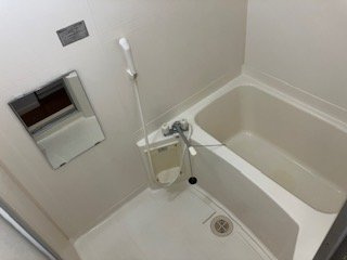 レオパレスやなせの浴室|ゆったり過ごせるお風呂です