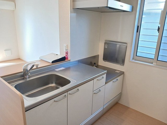 ステラコートのキッチン|コンパクトなキッチンで掃除もラクラク