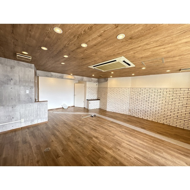 林ハイツⅠの居間・リビング|ゆったり過ごせる居間です