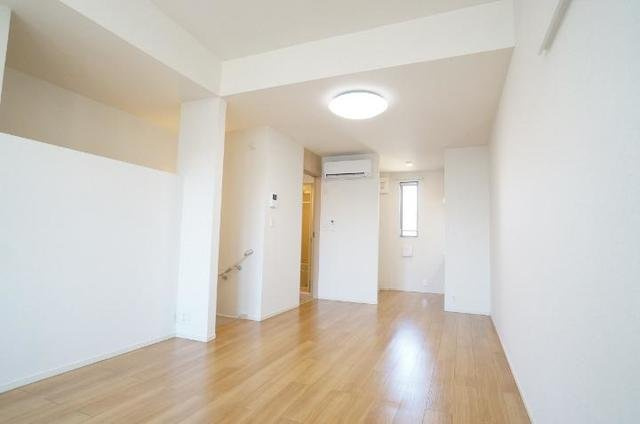 ベルメゾンＫの内装|明るい室内です