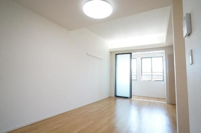 ベルメゾンＫの内装|明るい室内です