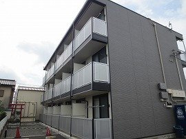 レオパレスアイあいビレッジの外観|落ち着いた雰囲気の外観です