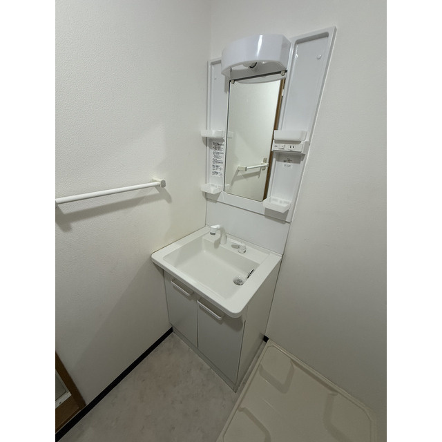 フローラ大塚弐番館の洗面所|スペースが確保できる洗面所です