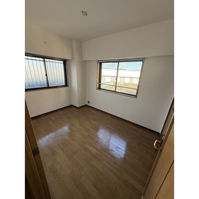 フローラ大塚弐番館の内装|明るい色調の室内です