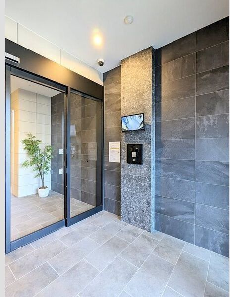 エスリード金山プルミエのエントランス