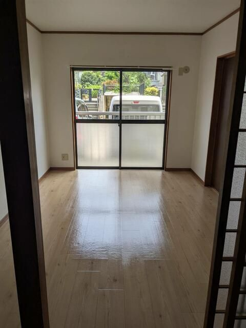 コーポ小西の居間・リビング|使い勝手のいい寝室です