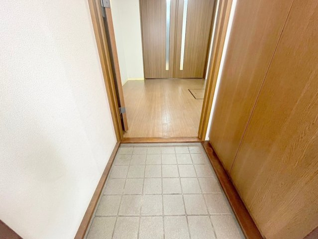 フォレスト光陽Bの玄関