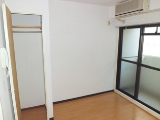 ロイヤルコート武庫之荘の居間