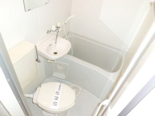 シンプルで機能的なユニットバスです！