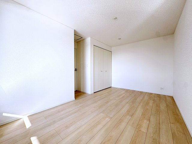 新築戸建・新築建売　福島市飯坂町湯野第7　湯野小・西根中の洋室|8帖の広々とした洋室はご夫婦の主寝室におすすめです！