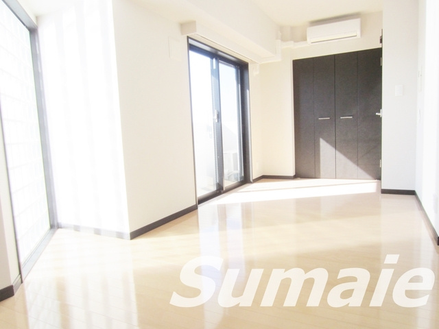 グラントゥルース田端の居間・リビング|キレイなフローリングのお部屋！