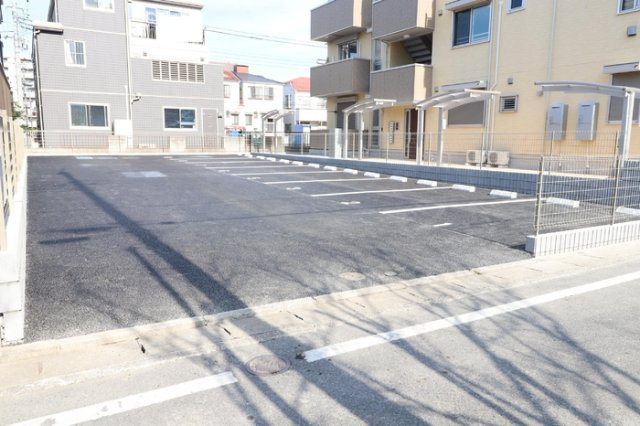 メゾンさくらの駐車場