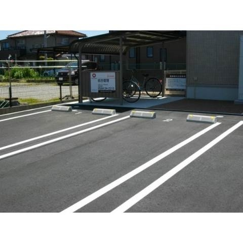 グランドハイツの駐車場