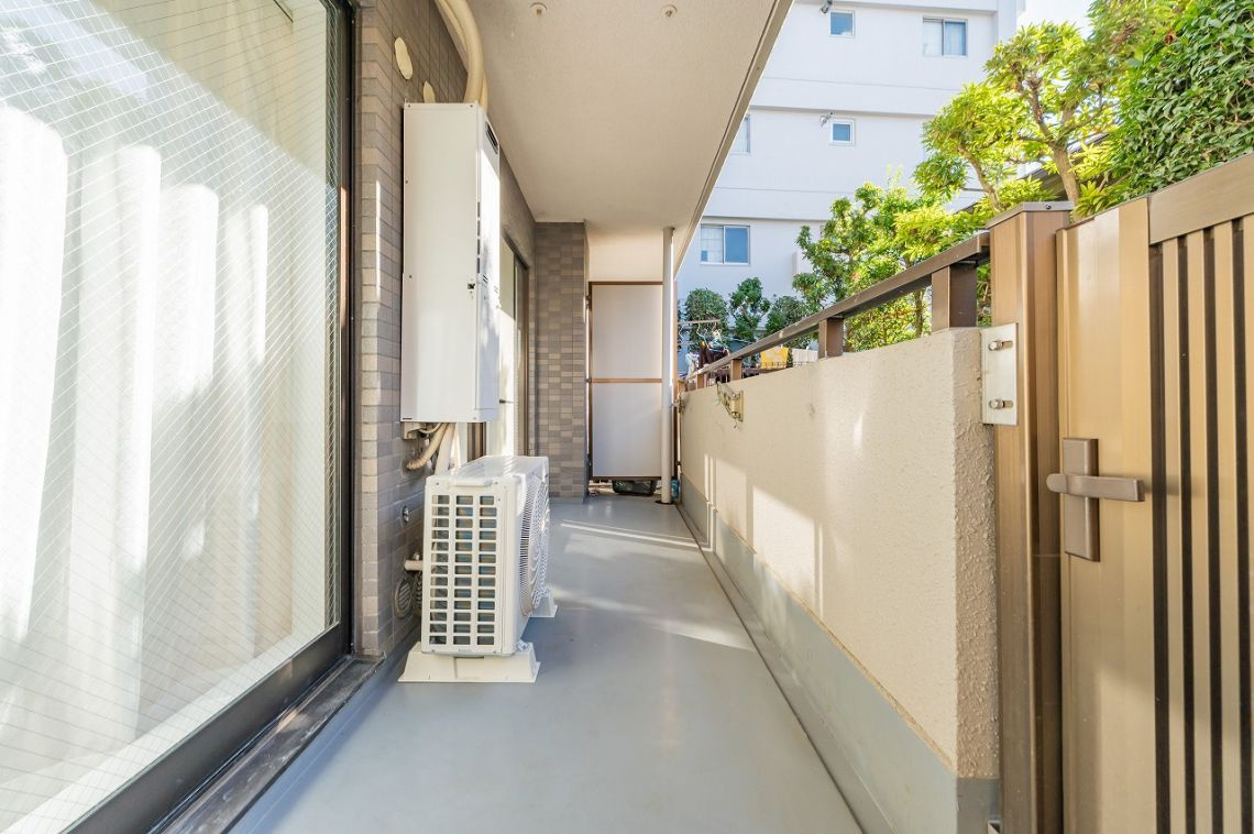 レーベンハイム常盤台のバルコニー|南向き専用庭につき日当たり良好です 洗濯物も良く乾きます