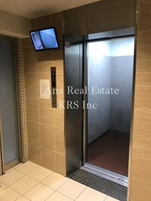 【その他共用部分】 | アルデールトモ北堀江 | エレベーターは防犯カメラが付いているので、安心です♪