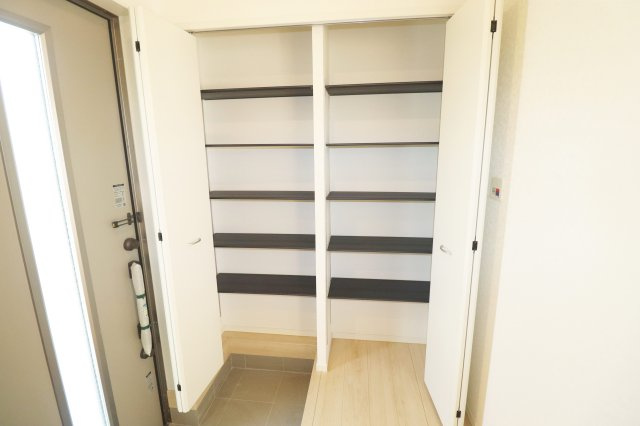 郡山市昭和1丁目第9　　　１号棟　　　芳賀小学校、郡山第４中学区の収納|シューズクローゼット♪