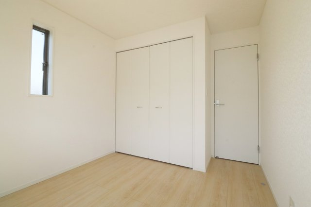 郡山市昭和1丁目第9　　　１号棟　　　芳賀小学校、郡山第４中学区の洋室