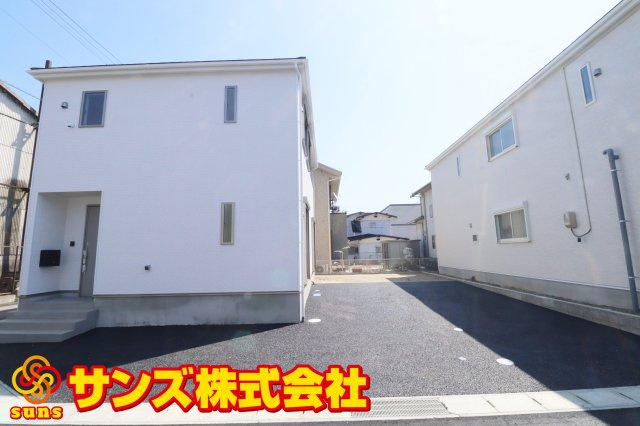 郡山市昭和1丁目第9　　　１号棟　　　芳賀小学校、郡山第４中学区の外観|西側から見た駐車場を含む外観♪