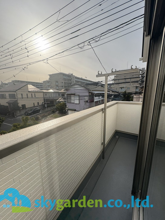 茅ヶ崎市南湖第18　新築戸建　全2棟1号棟のバルコニー