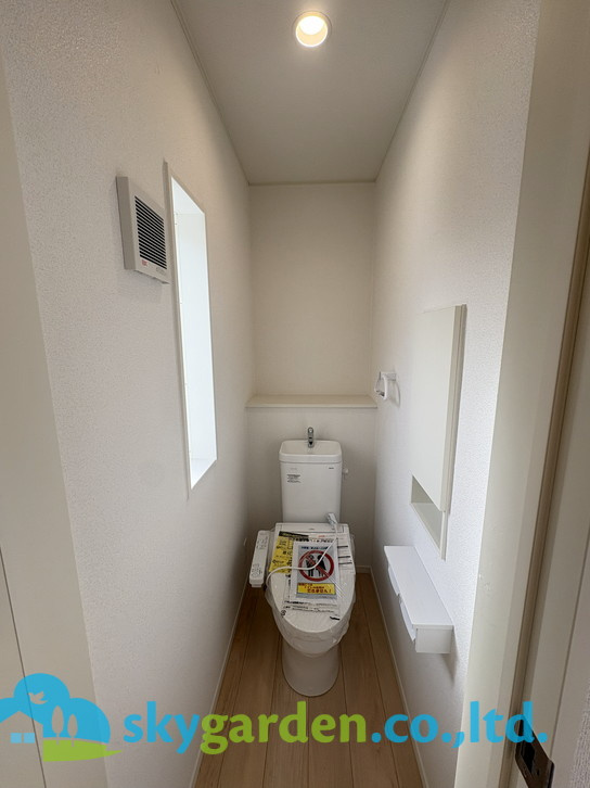 茅ヶ崎市南湖第18　新築戸建　全2棟1号棟のトイレ