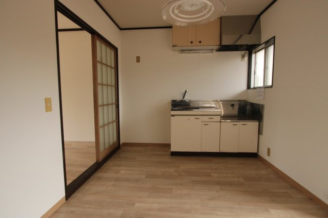 三協ハイツのキッチン|コンパクトなキッチンで掃除もラクラク