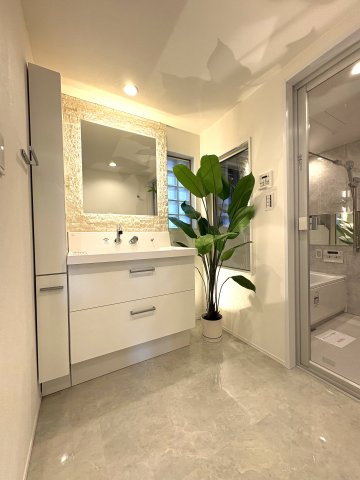 Katase Park House Shonan Enoshimaー専用庭 × 専用駐車場付きーの洗面所