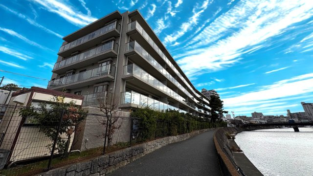 Katase Park House Shonan Enoshimaー専用庭 × 専用駐車場付きーの外観