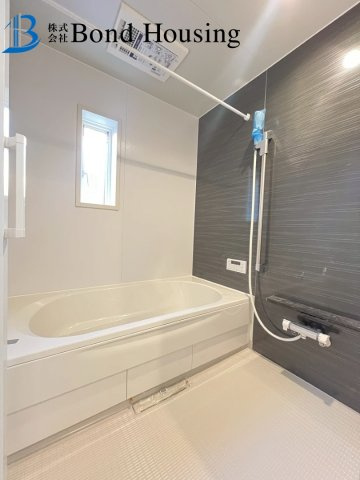 近隣買い物施設充実　二見町西二見第22　新築2区画　1号棟の浴室