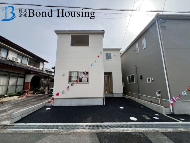 近隣買い物施設充実　二見町西二見第22　新築2区画　1号棟の駐車場