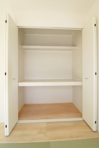 郡山市昭和1丁目第9　　　2号棟　　　芳賀小学校、郡山第４中学区の玄関|※同社施工例