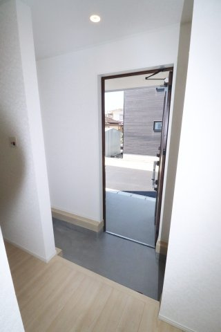 郡山市昭和1丁目第9　　　2号棟　　　芳賀小学校、郡山第４中学区の玄関