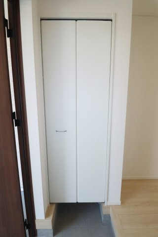 郡山市昭和1丁目第9　　　2号棟　　　芳賀小学校、郡山第４中学区の収納|シューズクローゼット♪　