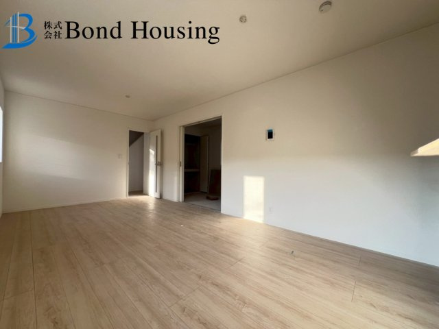 角地に付き開放感あり　二見町西二見第22　新築2区画　2号棟の洋室