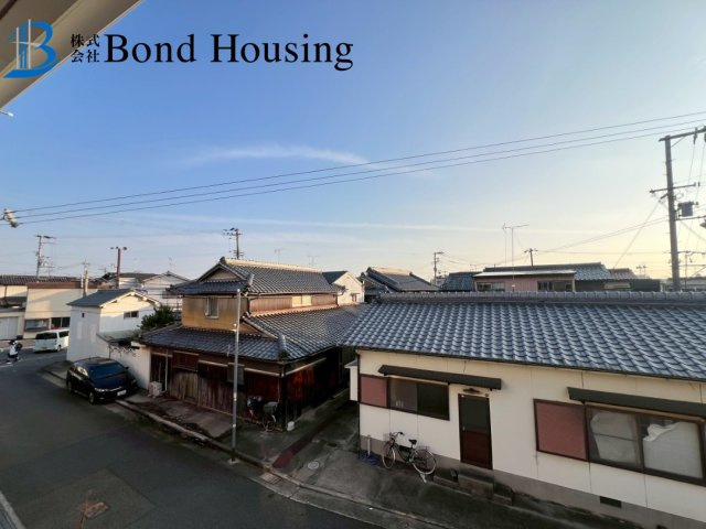 角地に付き開放感あり　二見町西二見第22　新築2区画　2号棟の前面道路含む現地写真