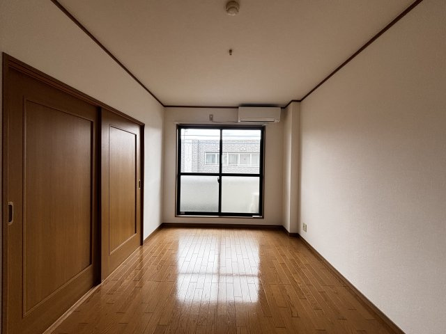 ミナモトマンションIIの寝室