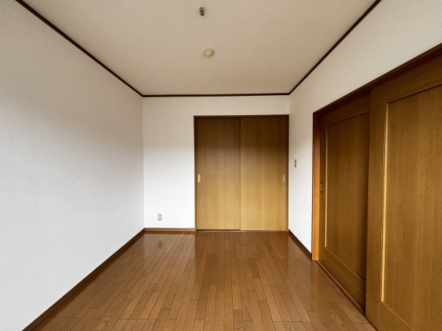 ミナモトマンションIIの洋室
