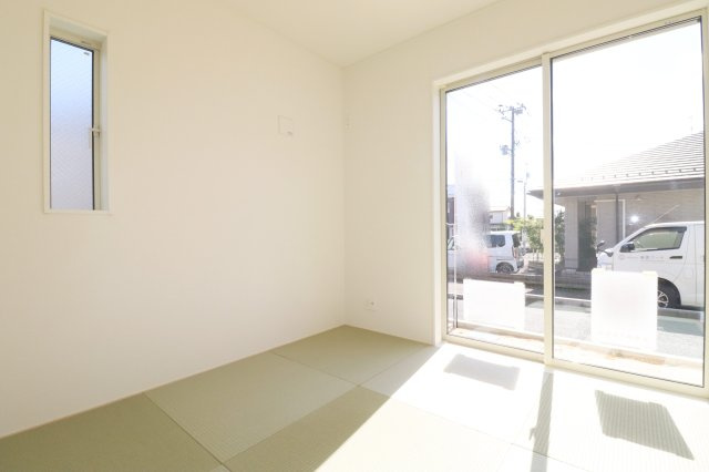 郡山市昭和1丁目第9　　　４号棟　　　芳賀小学校、郡山第４中学区の玄関|※同社施工例