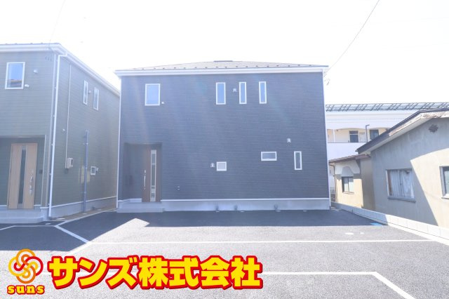 郡山市昭和1丁目第9　　　５号棟　　　芳賀小学校、郡山第４中学区の外観|北側から見た駐車場を含む外観♪