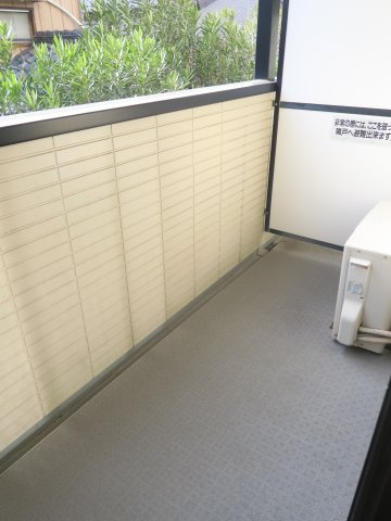 アンプルール　フェール　プリミエールのバルコニー