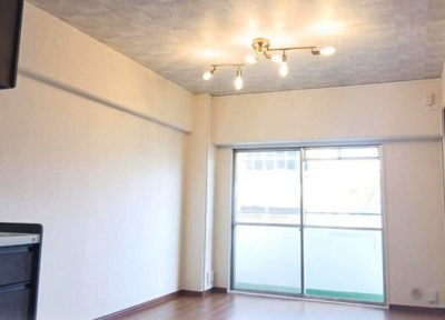 【居間・リビング】 | 御影プライムハイツ | 東向きの明るい10帖のリビング