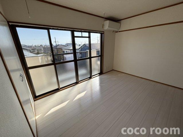 サンパレスセイワの居間・リビング