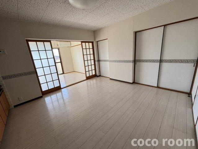 サンパレスセイワの居間・リビング