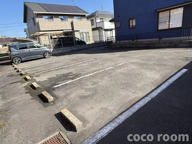 サンパレスセイワの駐車場