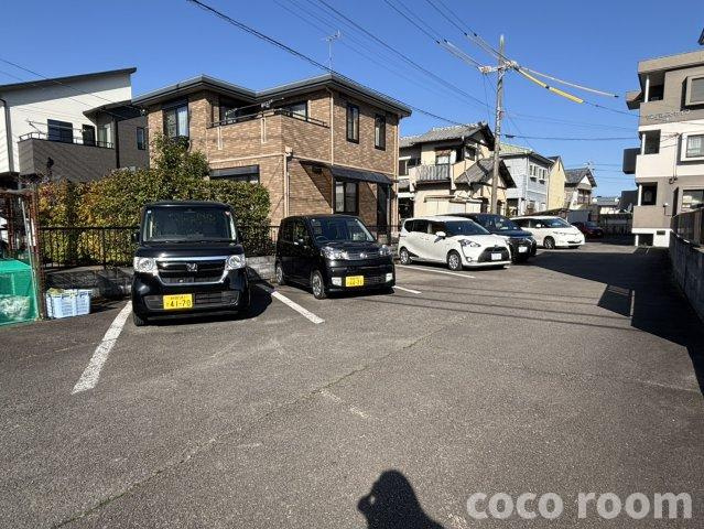 サンパレスセイワの駐車場