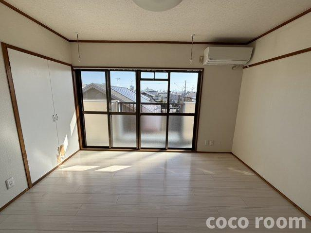 サンパレスセイワの居間・リビング