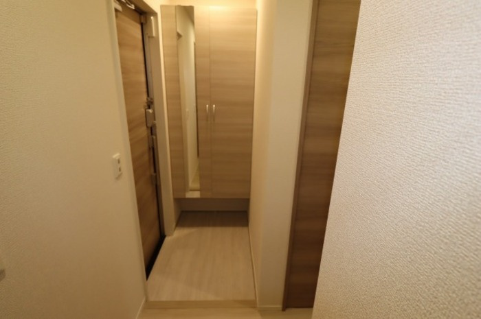 グラナーデ江戸川Bの玄関