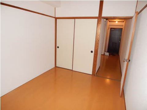 常田マンションの洋室