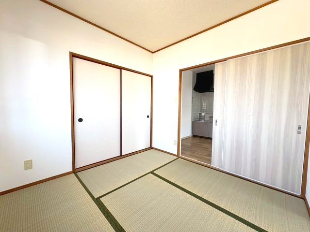 ドミール仲谷1号館の和室
