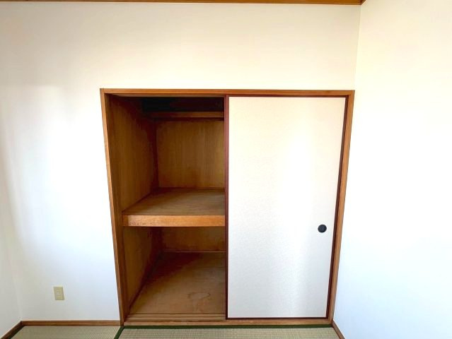 ドミール仲谷1号館の収納