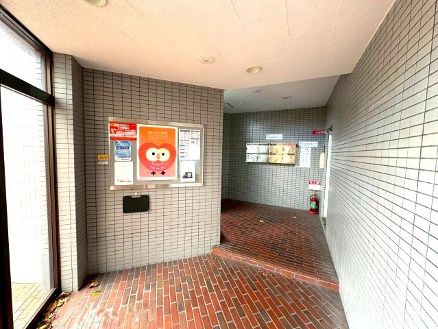 ドミール仲谷1号館のロビー